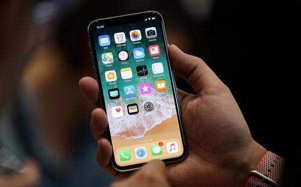 iPhoneX曝出新漏洞:收到来电屏幕延迟亮起且无法接听
