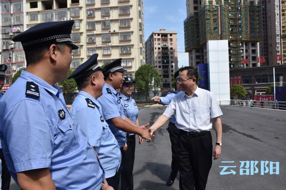 国庆长假第一天,看咱市委书记在忙什么?