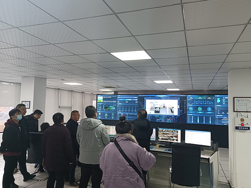 林小石到隆回县自来水公司交流考察城乡供水一体化建设工作