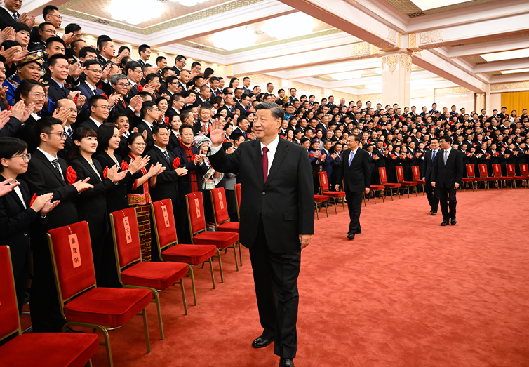 联播+｜建设人民满意的公务员队伍 习近平这些话指明路径